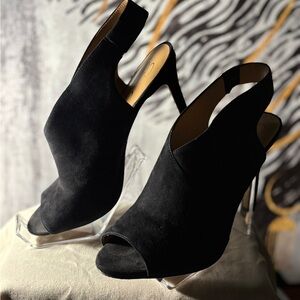 Jessica Simpson Black Peep-Toe Heels